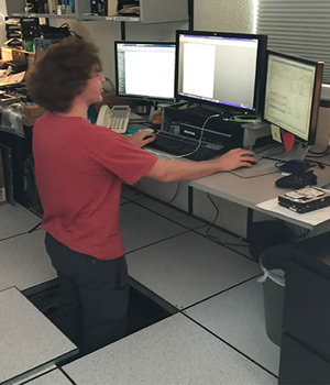 DIY Sit & Stand Desks - Lower Your Expectations DIY Sit & Stand Desks - Lower Your Expectations