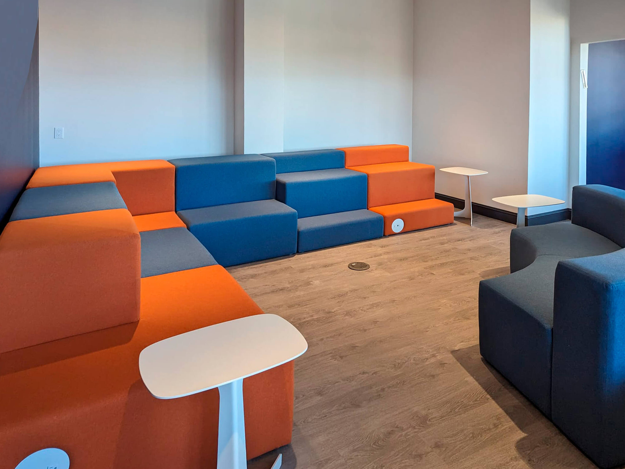 NY office furniture eworl1emrs 082823 18