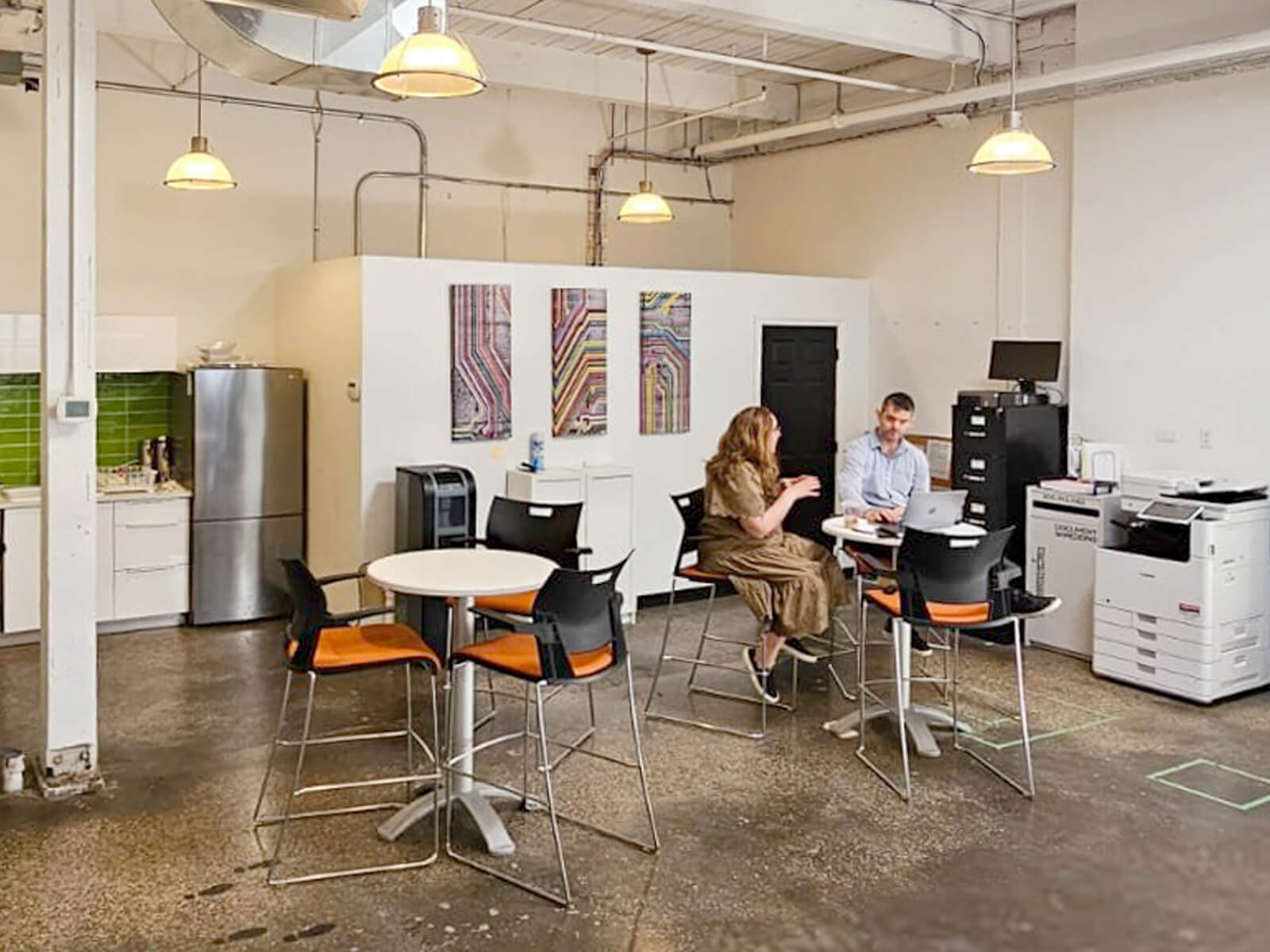 CANADA-office-furniture-247can1aqrs-062724-01.jpg