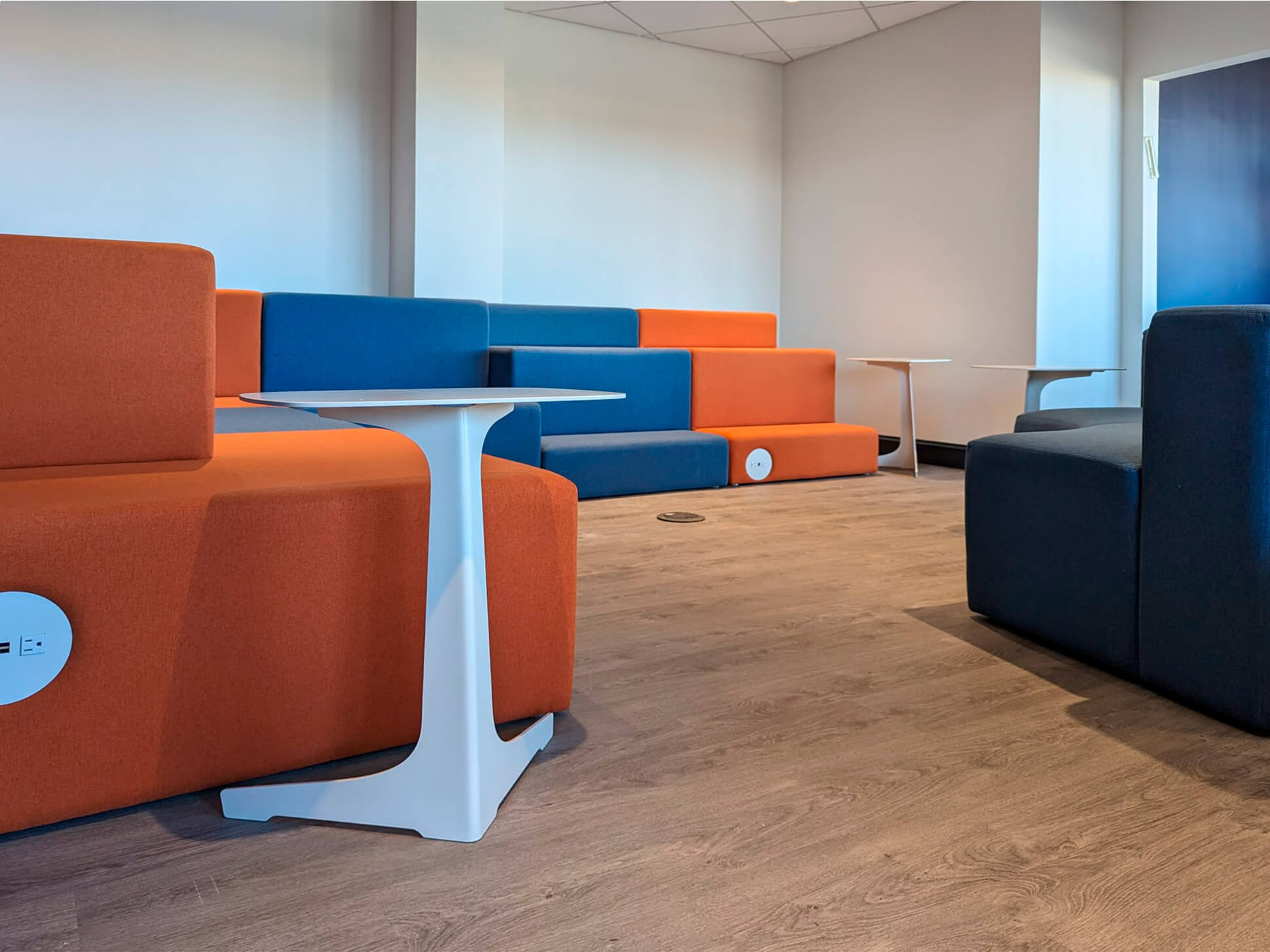 NY office furniture eworl1emrs 082823 16