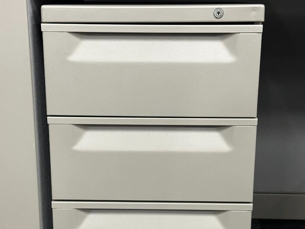 Used herman miller canvas 011326 OFC1 2