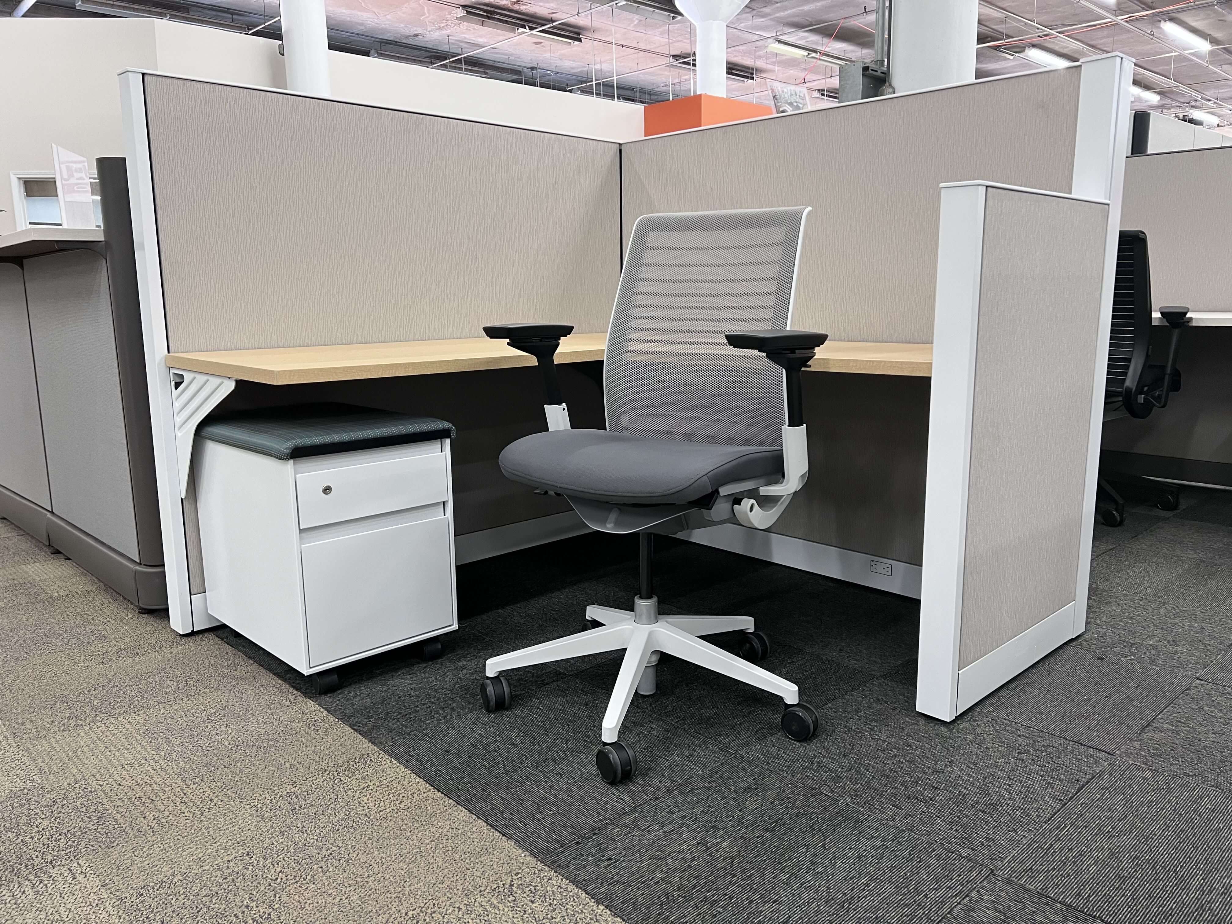 Used steelcase answer 110325 OFC3 2