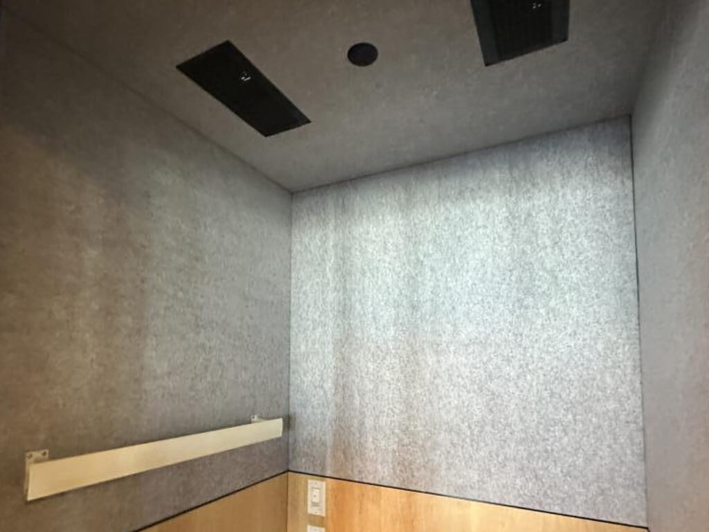 Used white acoustical phone booths 090325 CWU1 4